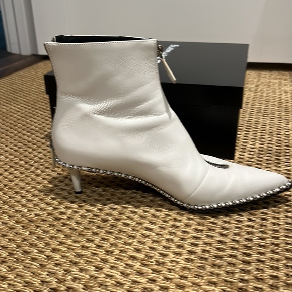 Alexander Wang White low calf booties with kitten heels - Picture 3 of 11